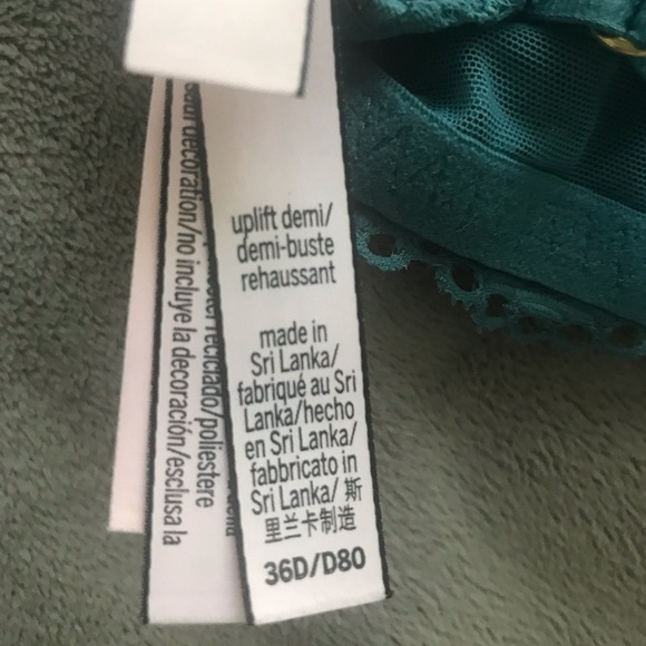 Victoria’s Secret Love Cloud lace uplift demi bra size 36D - Picture 3 of 6